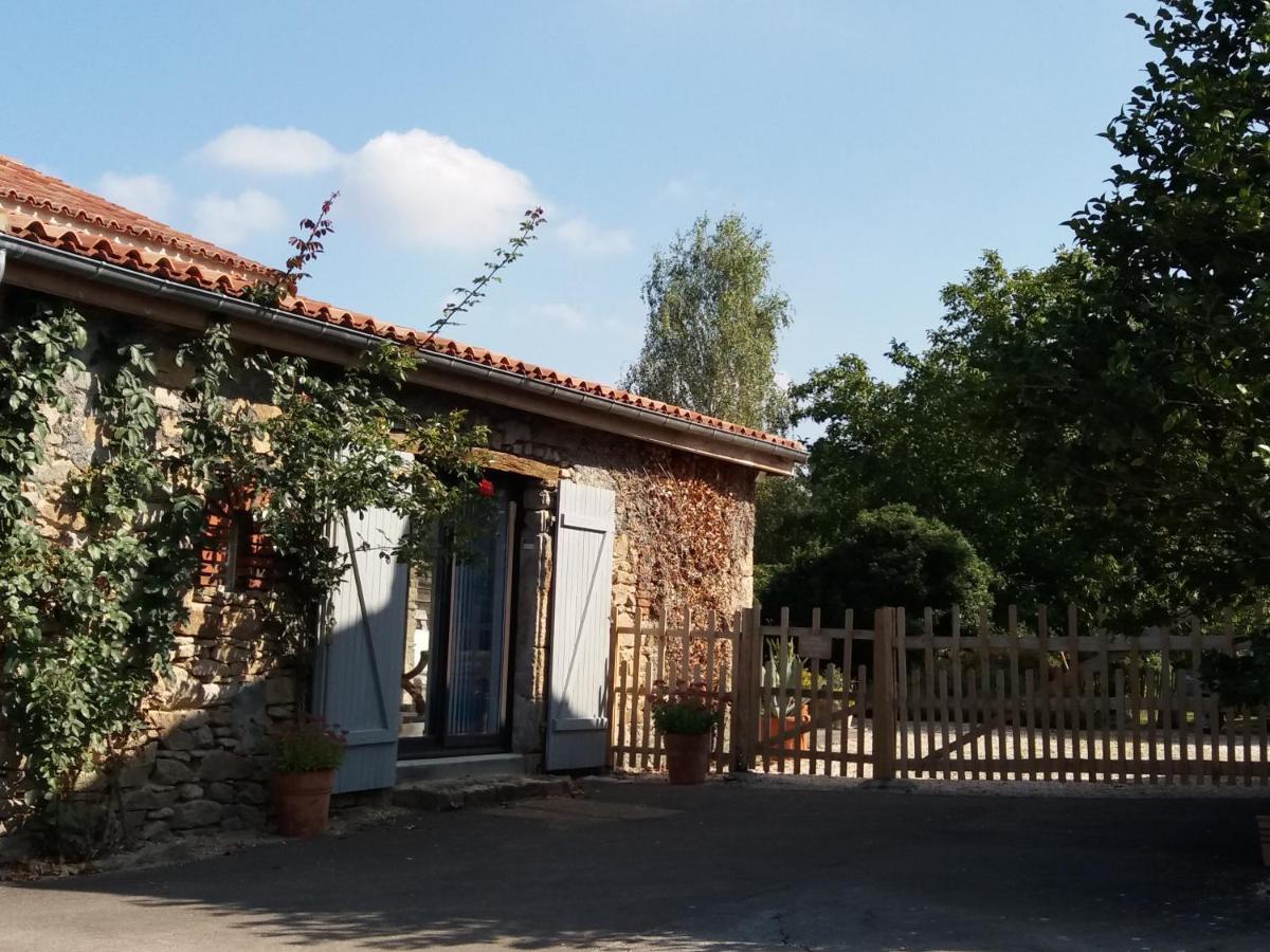 Chambre D'Hotes La Thibaudiere Bressuire Bagian luar foto